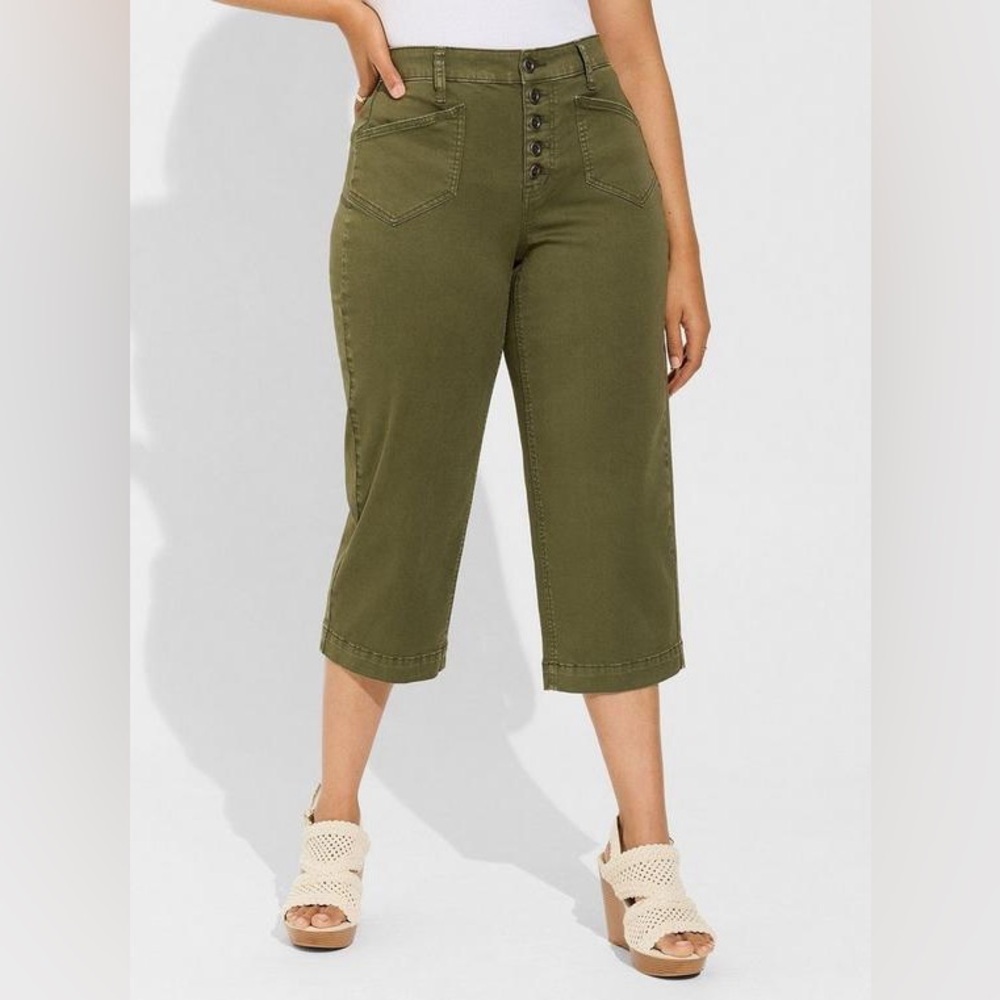 Torrid Wide Leg Stretch Twill High Rise Patch Pocket Crop Pant Size 20 NWT
